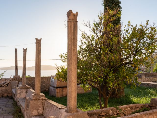 Prodaja šarmantnog imanja s pogledom na more u okolici Dubrovnika