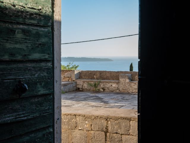 Prodaja šarmantnog imanja s pogledom na more u okolici Dubrovnika