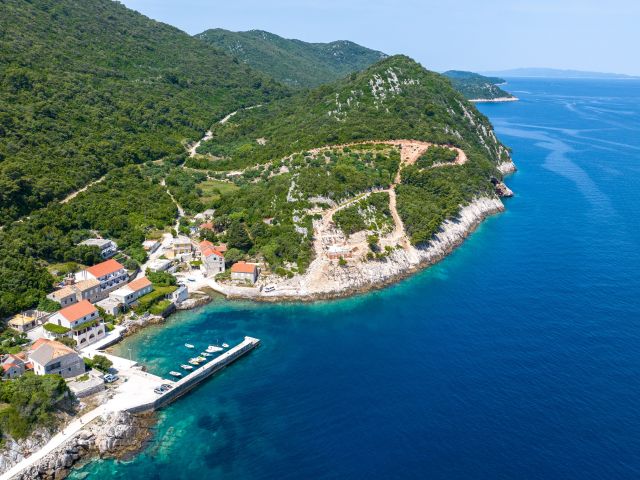 Building plot for sale on the island of Mljet with a beautiful view near the sea, Dubrovnik