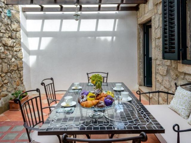 Sale of a charming stone house near Dubrovni, Cavtat