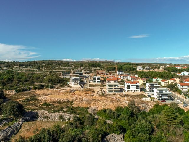 Prodaja zemljišta u gradu Krku prvi red do mora