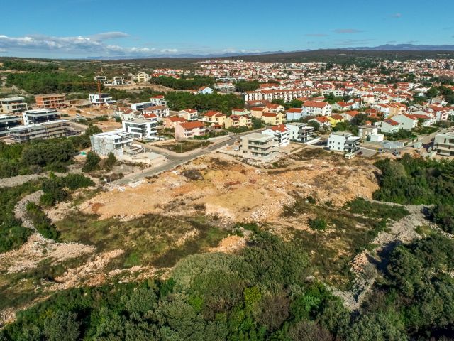 Prodaja zemljišta u gradu Krku prvi red do mora