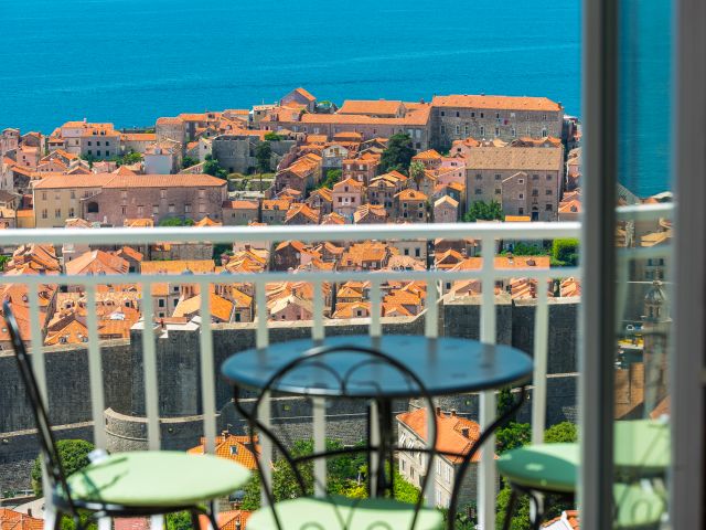 Sale of a beautiful apartment with an additional unit and a view of the Old Town, Dubrovnik