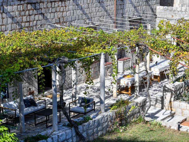 Sale of a historic summer residence on Sipan Island near Dubrovnik