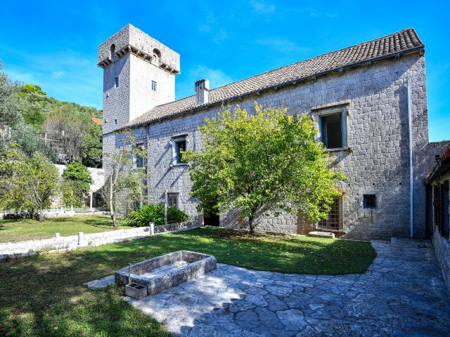 Sale of a historic summer residence on Sipan Island near Dubrovnik