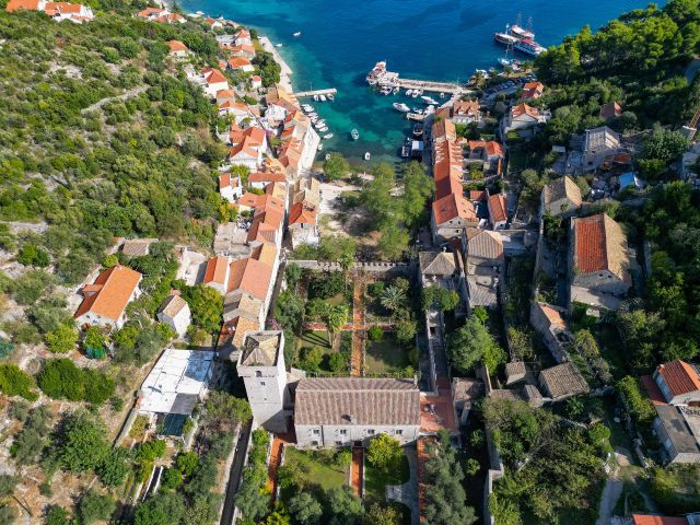 Sale of a historic summer residence on Sipan Island near Dubrovnik