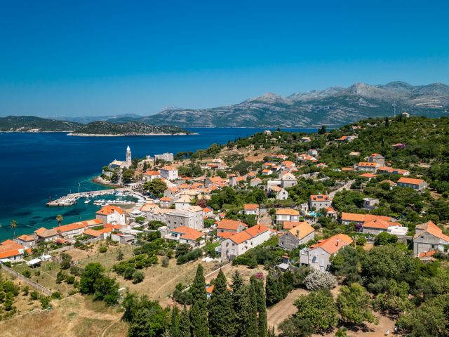 Sale of a semi-detached ruined house on the island of Lopud near Dubrovnik