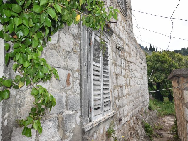 Sale of a semi-detached ruined house on the island of Lopud near Dubrovnik