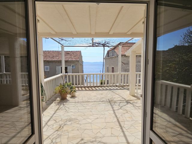 Sale of a stone house with a beautiful sea view on Pelješac, Trstenik