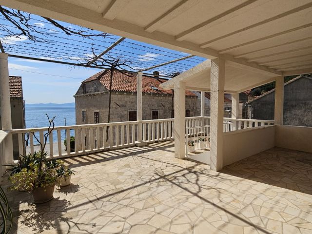 Sale of a stone house with a beautiful sea view on Pelješac, Trstenik