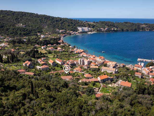 Sale of a semi-detached ruined house on the island of Lopud near Dubrovnik