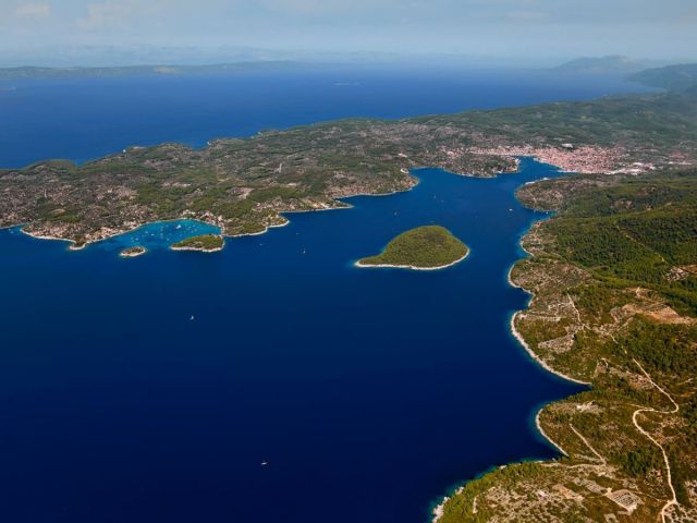 Prodaja ekskluzivne vile prvi red do mora na otoku Korčuli