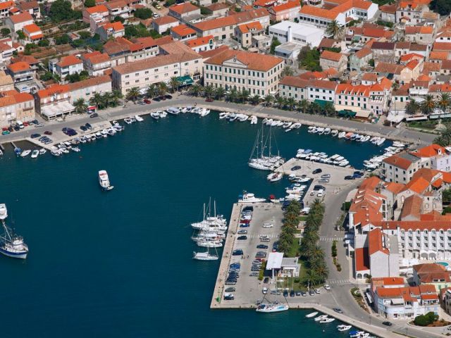 Prodaja ekskluzivne vile prvi red do mora na otoku Korčuli