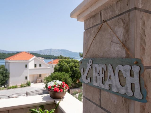 Prodaja kuće s pogledom na more na otoku Korčuli