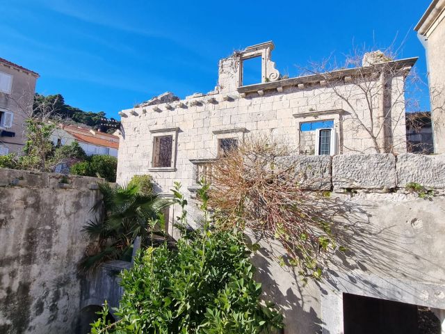 Sale of old stone house in the center of Korcula