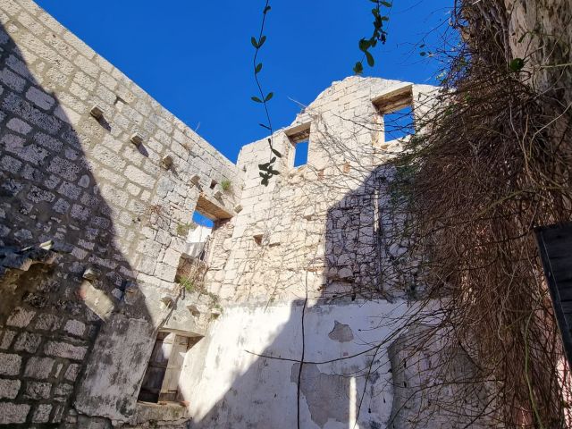 Sale of old stone house in the center of Korcula