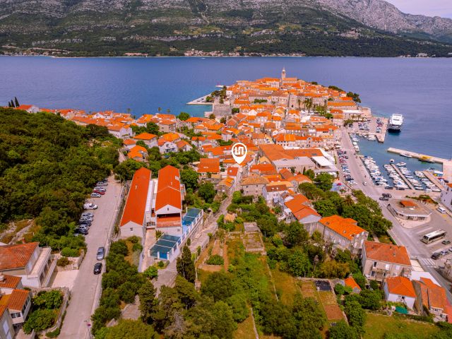 Prodaja kamene kuće u samom centru Korčule