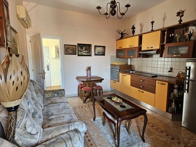 Four-bedroom apartment close to Stradun on sale, Dubrovnik