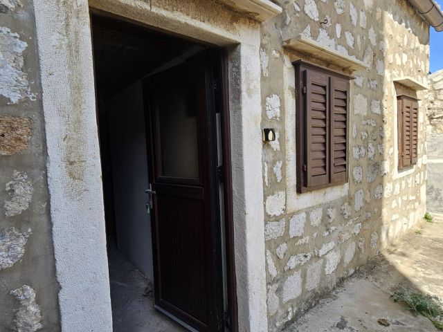 Sale of a stone house for renovation with a view of the city walls, Dubrovnik