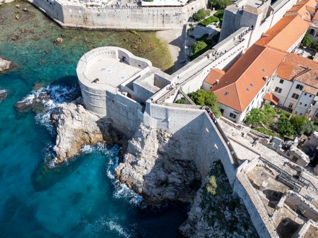 Sale of a stone house for renovation with a view of the city walls, Dubrovnik