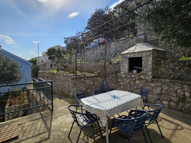 Sale of a family house with big outdoor area on Pelješac peninsula, Dubrovnik