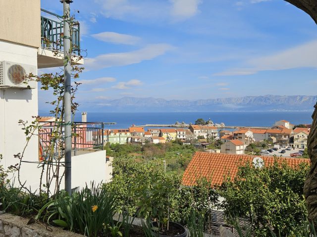 Sale of a family house with big outdoor area on Pelješac peninsula, Dubrovnik