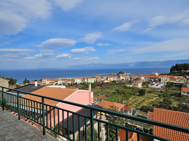 Sale of a family house with big outdoor area on Pelješac peninsula, Dubrovnik