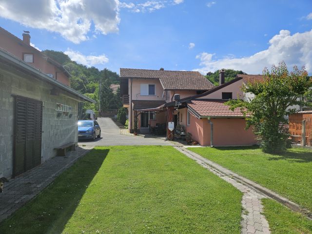 House Pojatno, Zaprešić - Okolica, Gupčeva, 135m2