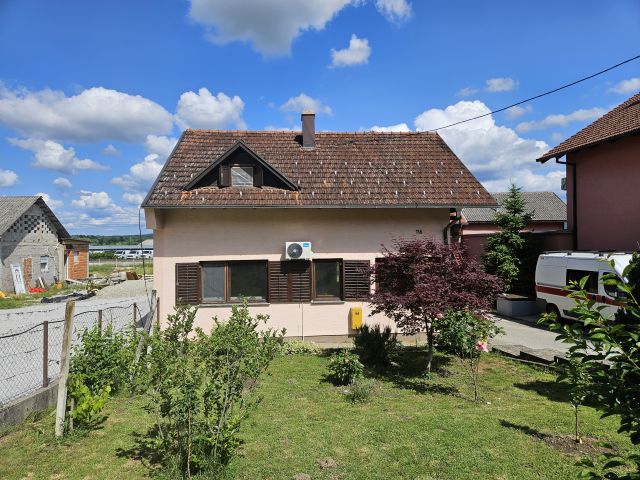 House Pojatno, Zaprešić - Okolica, Gupčeva, 135m2