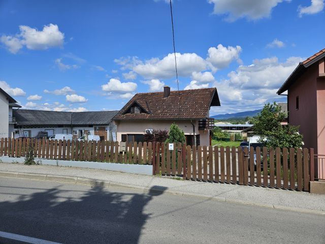 House Pojatno, Zaprešić - Okolica, Gupčeva, 135m2