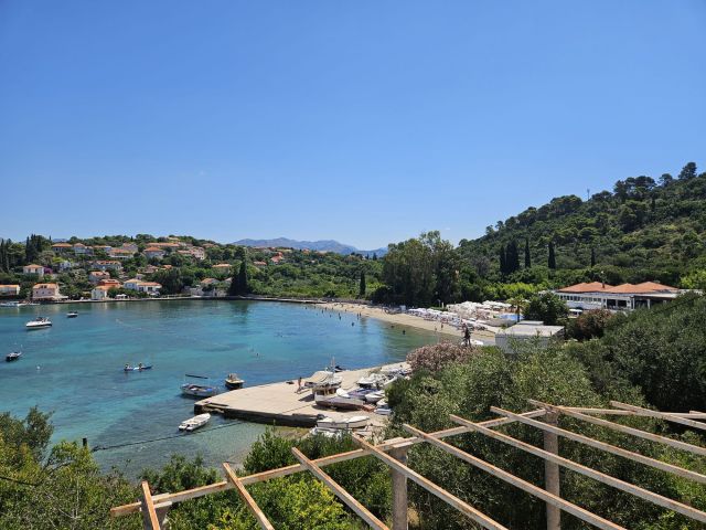 Prodaja šarmantne kamene kuće uz more na otoku Koločepu, Dubrovnik