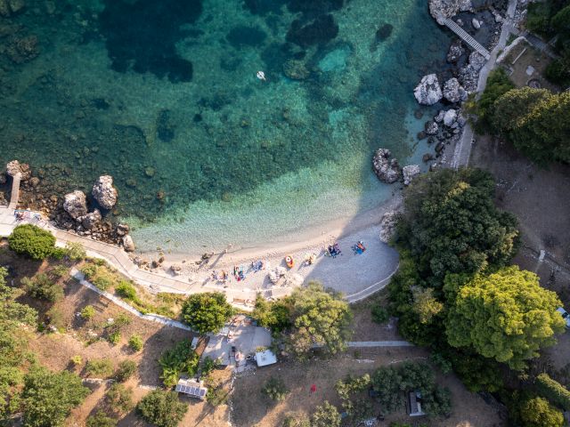 Prodaja šarmantne kuće s okućnicom s prekrasnim pogledom na more u Solinama pokraj Dubrovnika