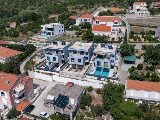 Newly built flats with pool and great view in vinicity of Dubrovnik on sale