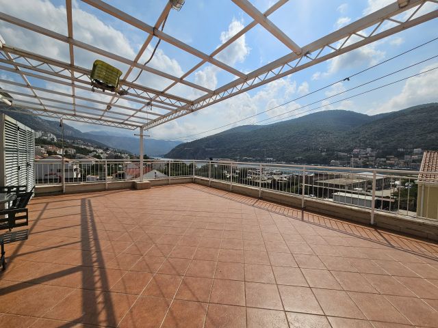 Four-room family apartment in Mokošica with a terrace of 80 m2/ SURROUNDINGS OF DUBROVNIK