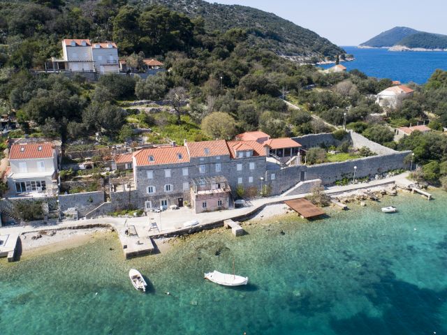 Prodaja zemljišta s idejnim projektom, drugi red do mora na otoku Koločepu, Dubrovnik