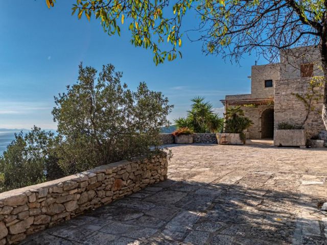 Prodaje se  luksuzna vila na Korčuli