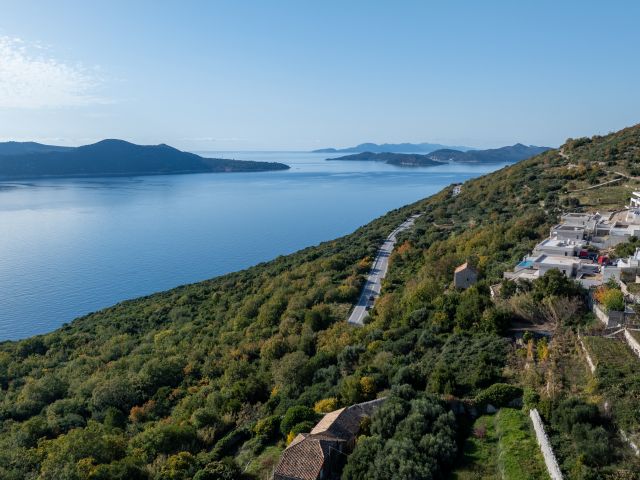 Na prodaju zemljište s građevinskom dozvolom u Orašcu, okolica Dubrovnika