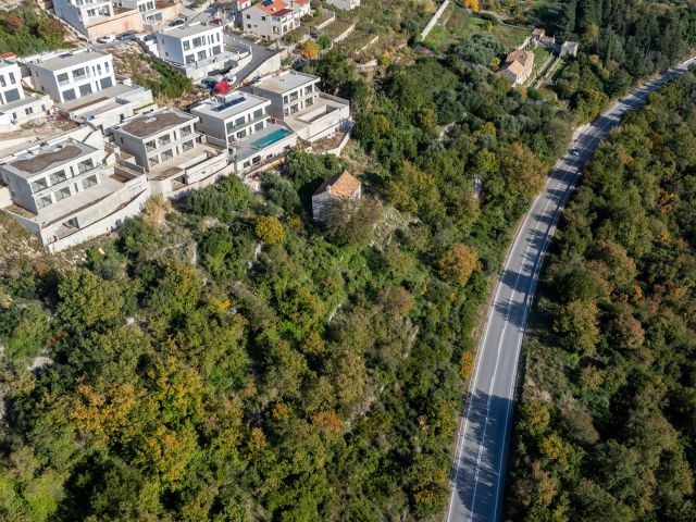 Na prodaju zemljište s građevinskom dozvolom u Orašcu, okolica Dubrovnika