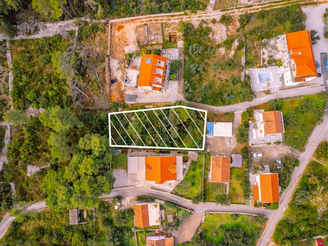 Building land for sale in Lumbarda