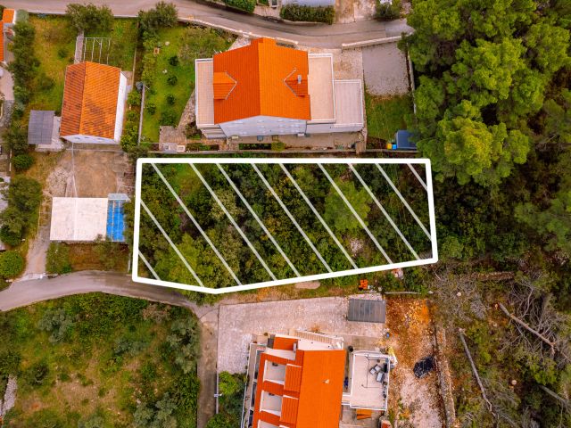 Building land for sale in Lumbarda