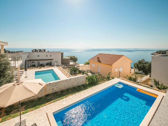 House with swimming pool near the sea for sale, island of Pag