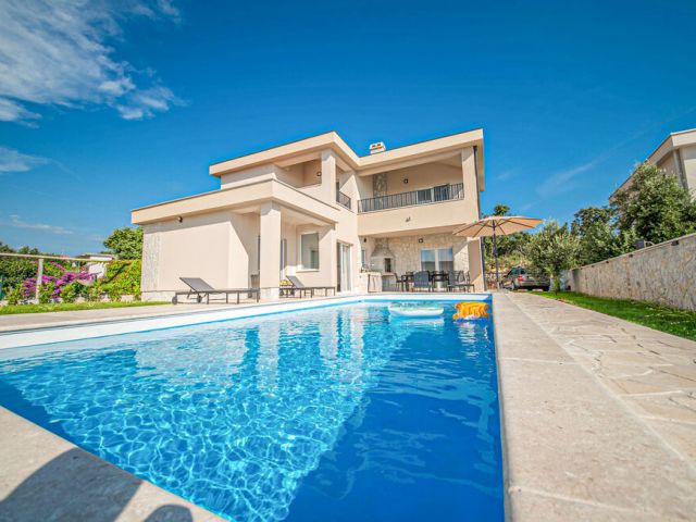 House with swimming pool near the sea for sale, island of Pag