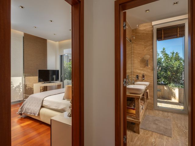 Exclusive apartment with a private pool in a prestigious location in Dubrovnik