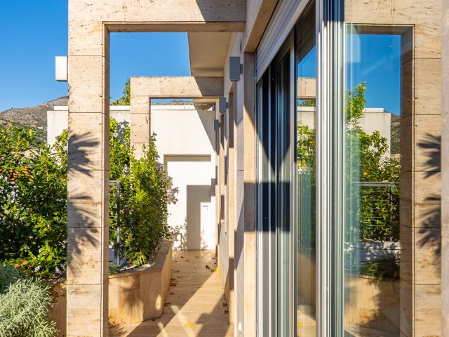 Exclusive apartment with a private pool in a prestigious location in Dubrovnik