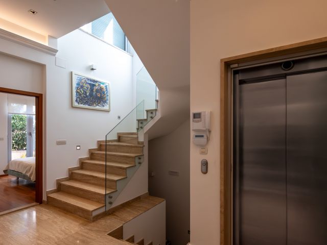 Exclusive apartment with a private pool in a prestigious location in Dubrovnik