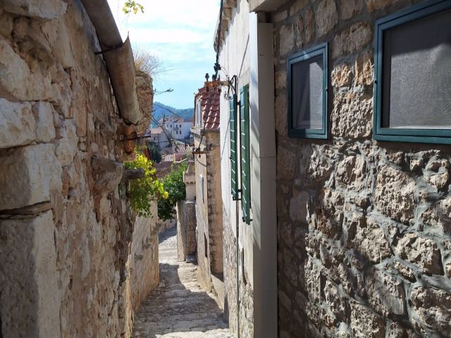 For sale: Authentic stone house with a wine cellar on Lastovo