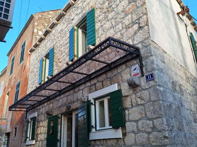 For sale: Authentic stone house with a wine cellar on Lastovo