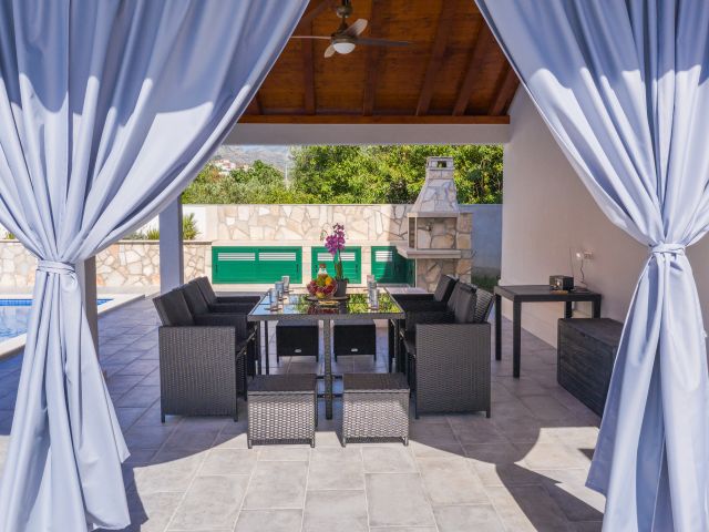 Prodaja luksuzna vila s bazenom u okolici Dubrovnika