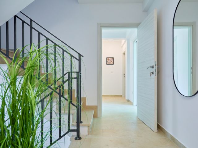 Prodaja luksuzna vila s bazenom u okolici Dubrovnika