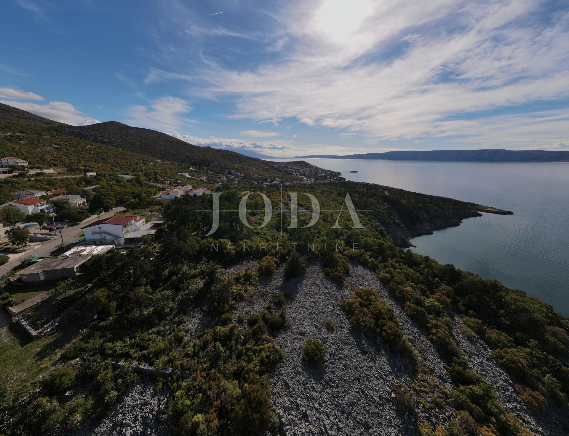 Klenovica kuća sa tri jedinice